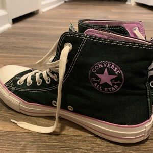 Black Converse with purple piping - Women’s sz 10